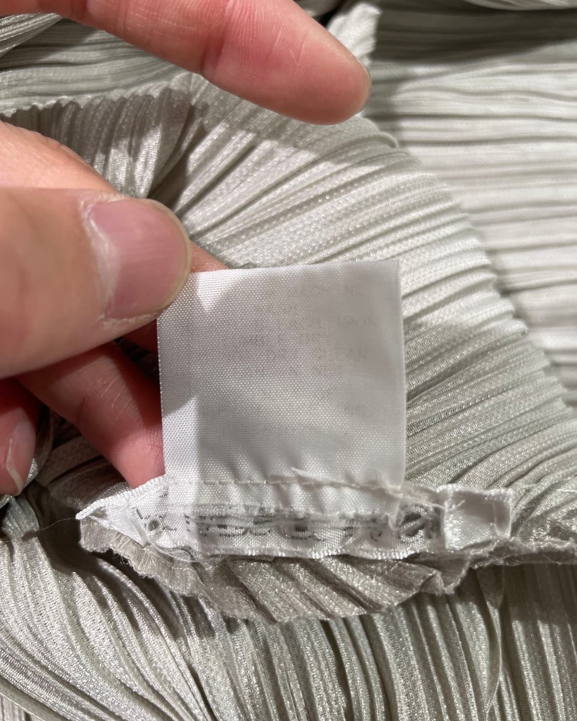 플리츠 플리즈 그레이 스트림라인 버튼 포켓 롱 베스트 상품이미지8