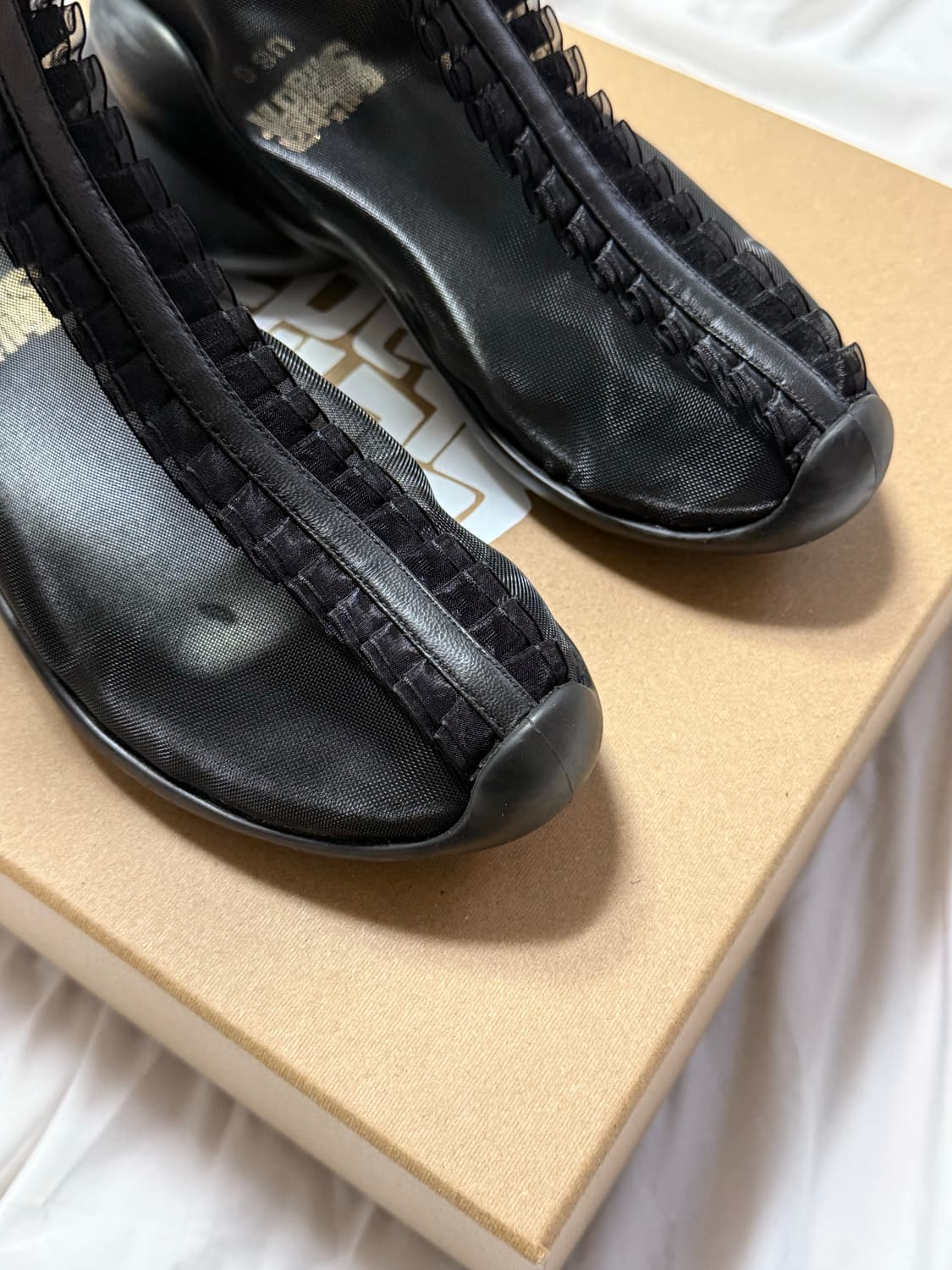 COLLINA STRADA BLACK MESH RUFL BOOTS 상품이미지3