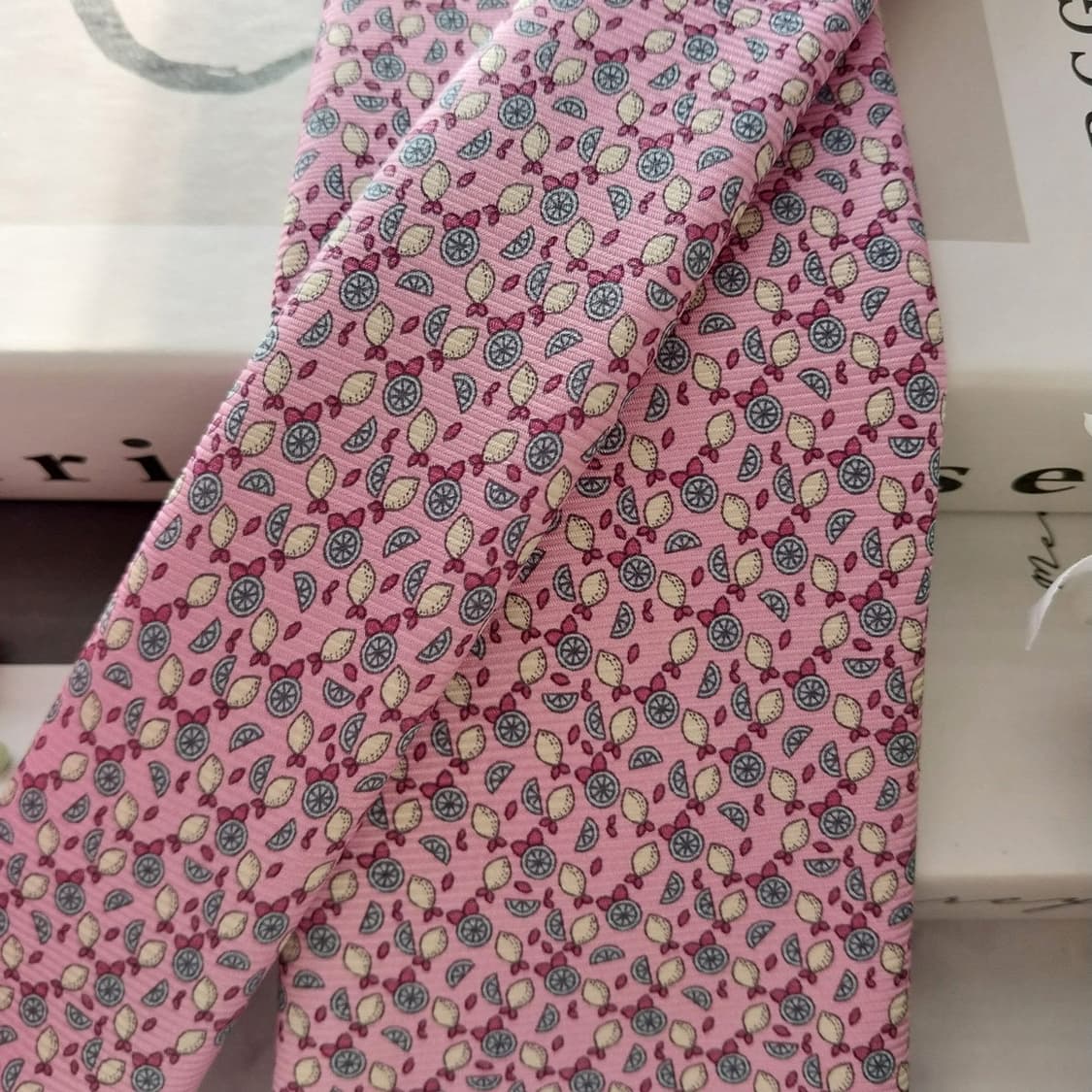 제냐 실크 핑크 레몬 패턴 넥타이 8.4cm A+등급 K1634
 상품이미지4