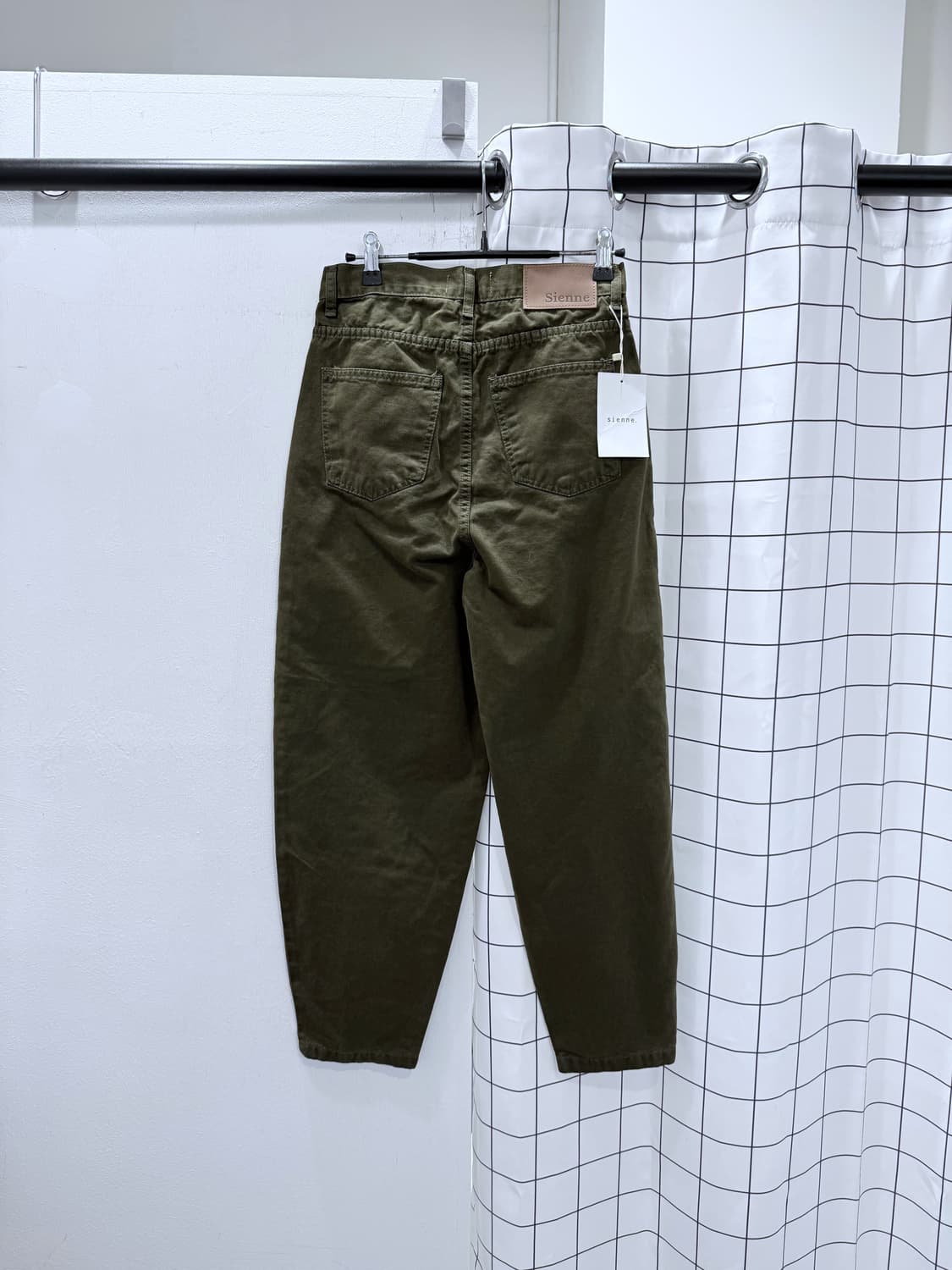 시엔느 커브드 다잉팬츠 s 새상품 (미세하자) 상품이미지2