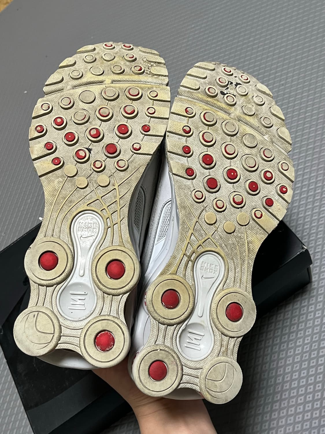 나이키 슈프림 샥스 라이드 화이트 280 상품이미지4