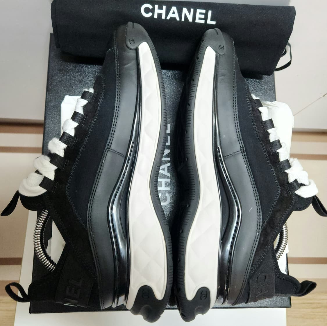 [정품) 샤넬 스니커즈 운동화 믹스드 파이버 스웨이드 카프스킨& 골드40 상품이미지4