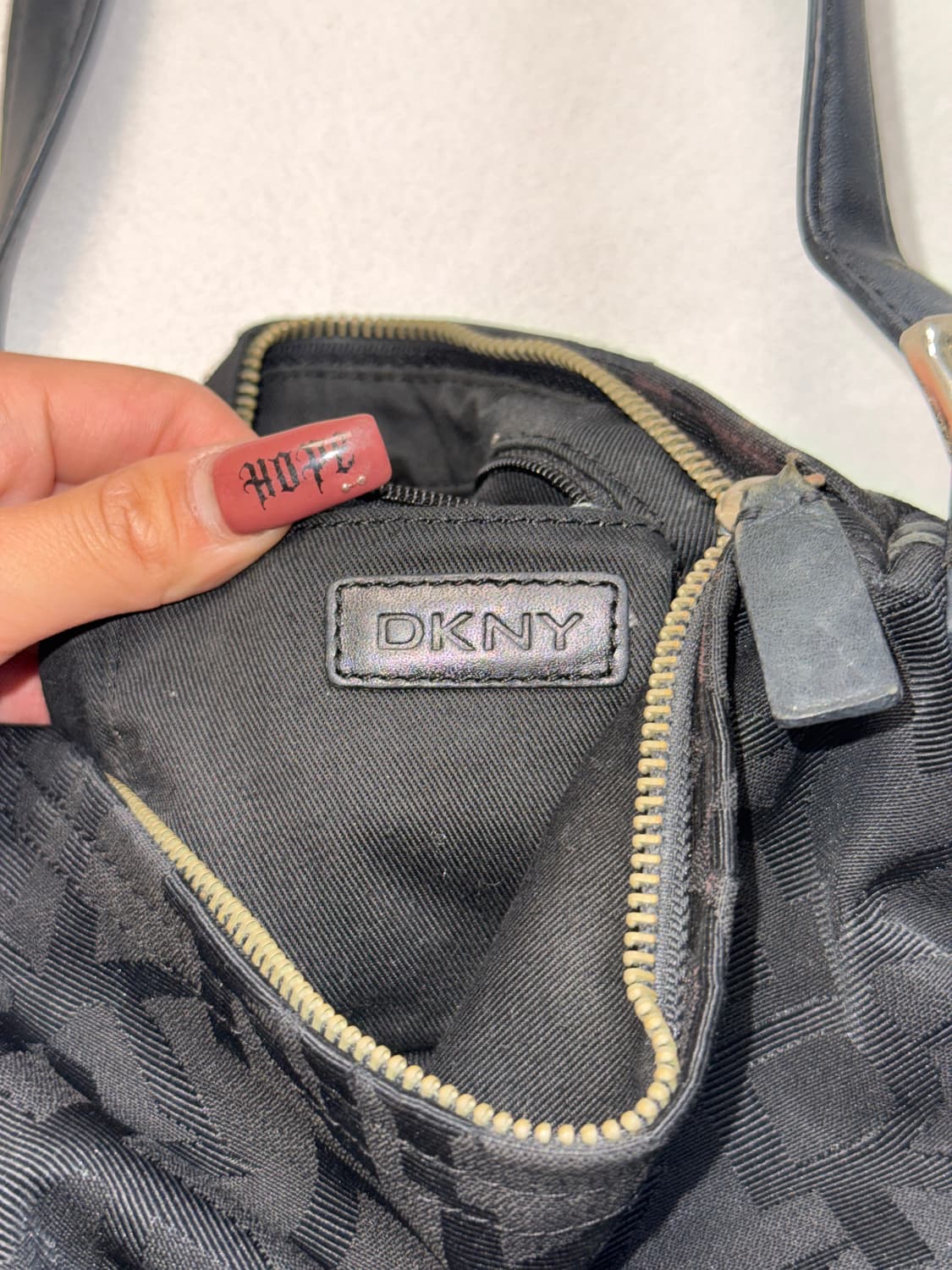 DKNY black jacquard logo shoulder bag 상품이미지6