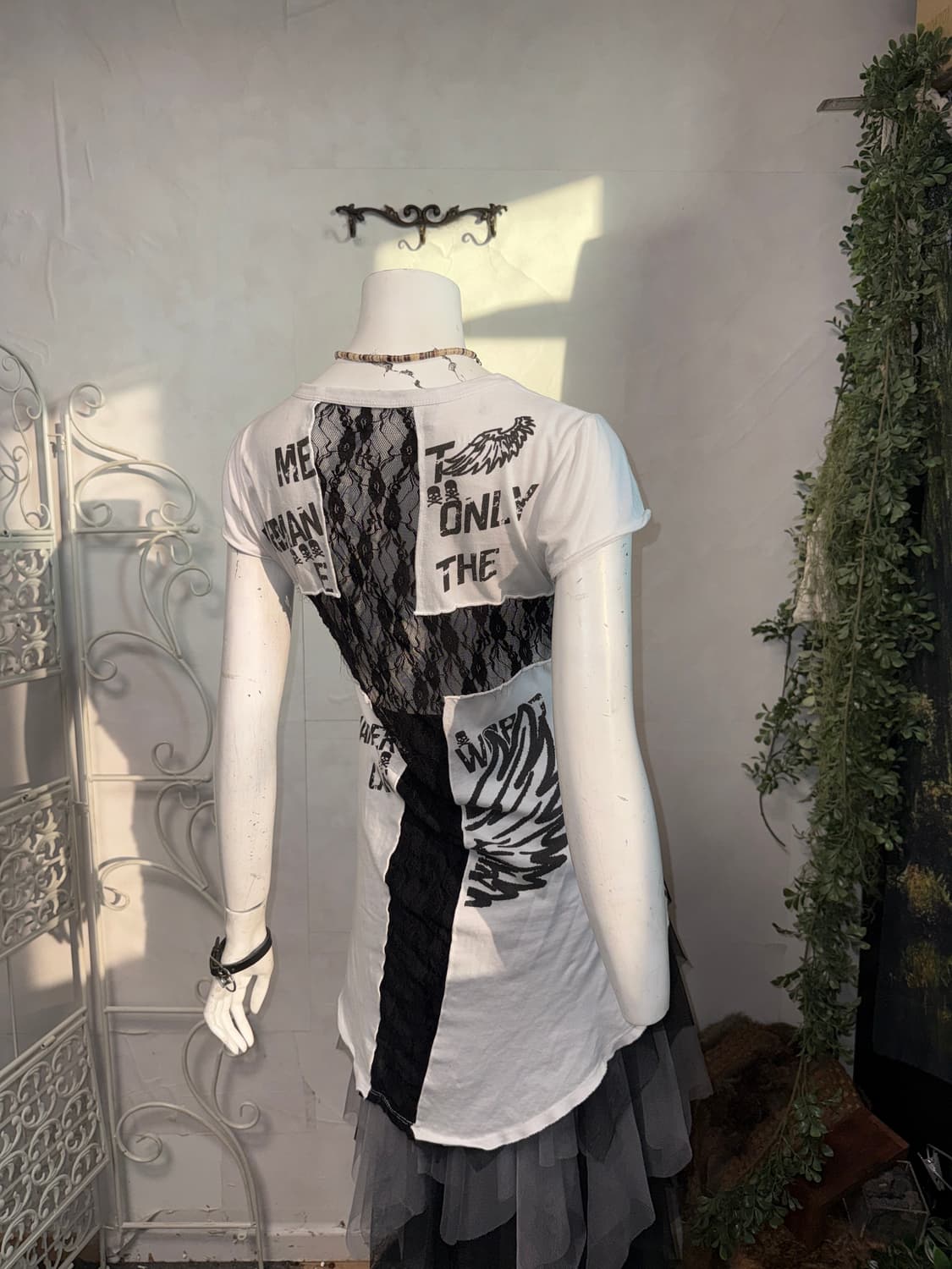 Cross lace lettering unbalanced half t  상품이미지7