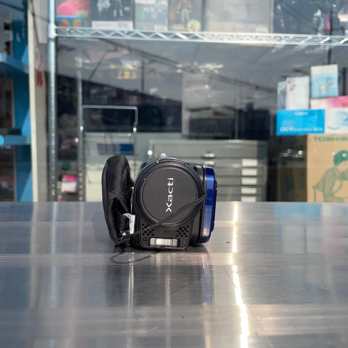 SANYO Xacti VPC-TH1 HD Camcorder (Blue) 상품이미지4