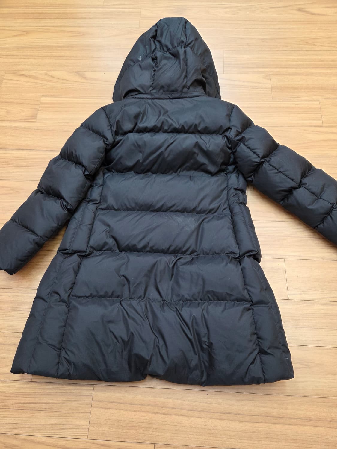 닥스 키즈 130사이즈 롱패딩입니다. 충전재는 오리털 80% 깃털 20% 상품이미지2