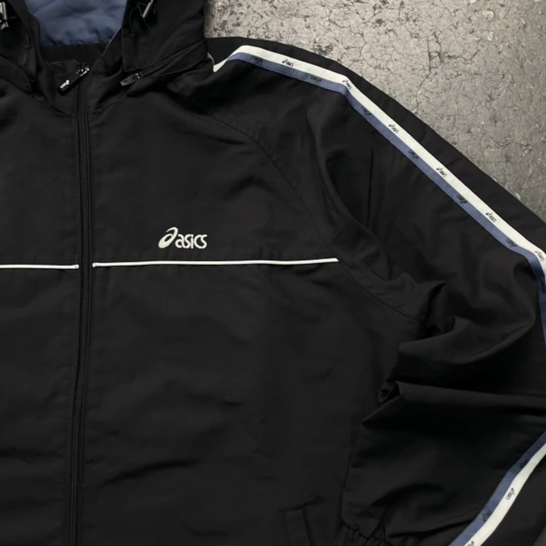 100 아식스 올드스쿨 바람막이  상품이미지2