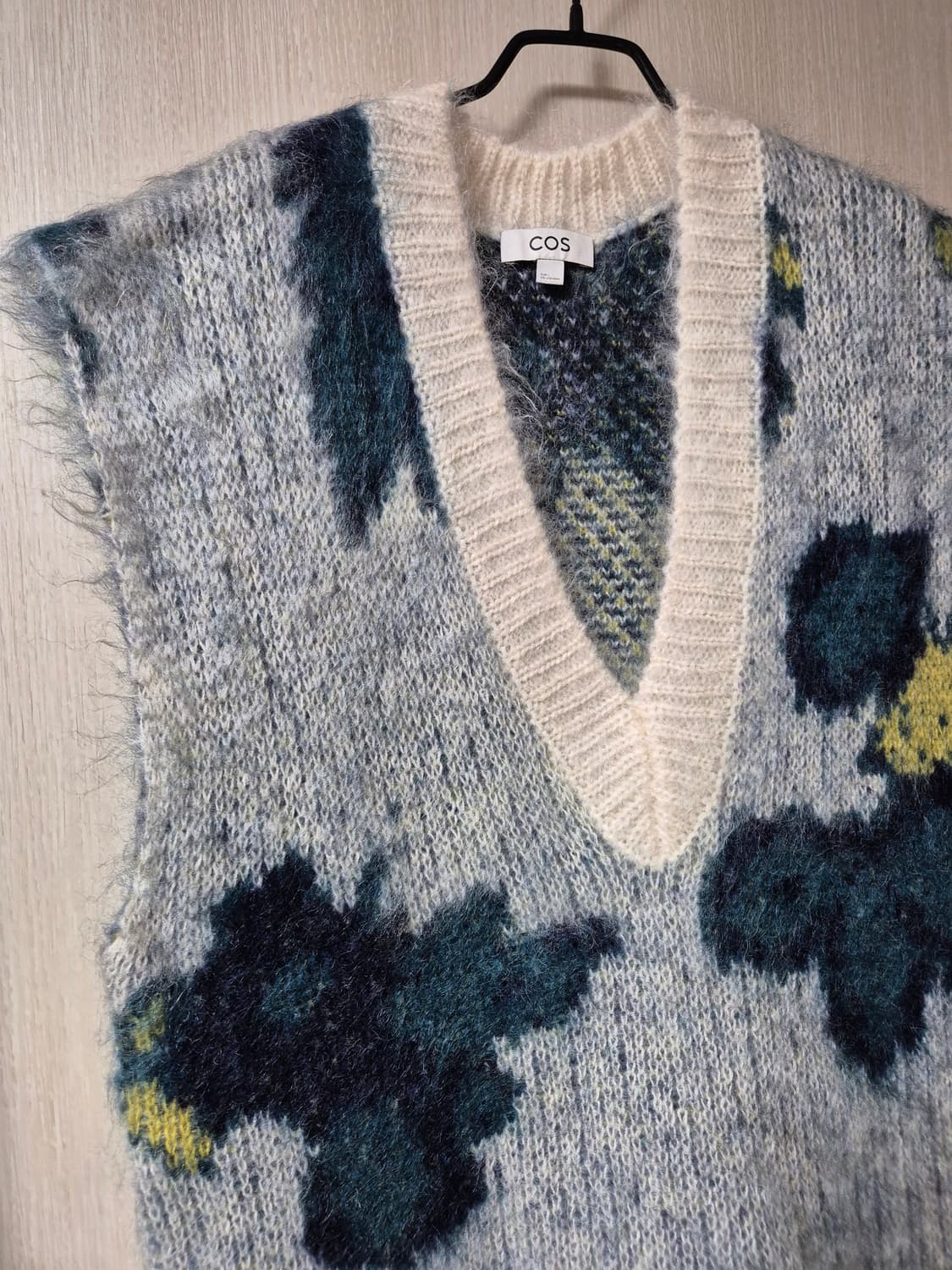 COS  코스 모헤어 브이넥 니트 베스트 라지 신형 상품이미지5