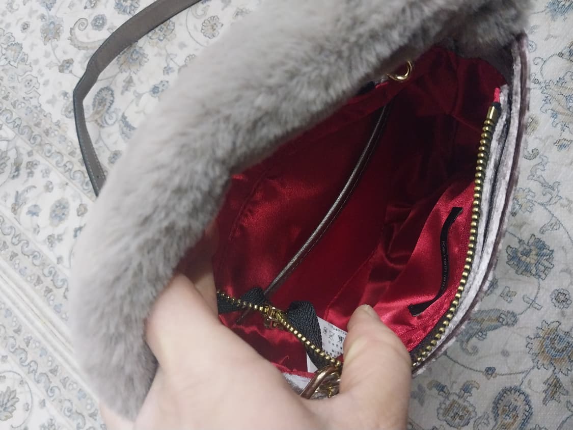 (새상품) 케네스레이디 퍼 벨루아 크로스백 상품이미지4