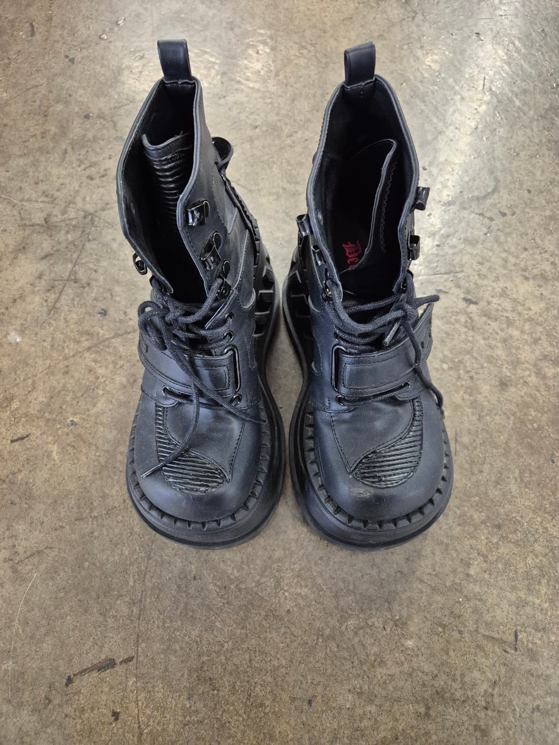 데모니아 STOMP-13 블랙 플랫폼 워커 240 상품이미지2