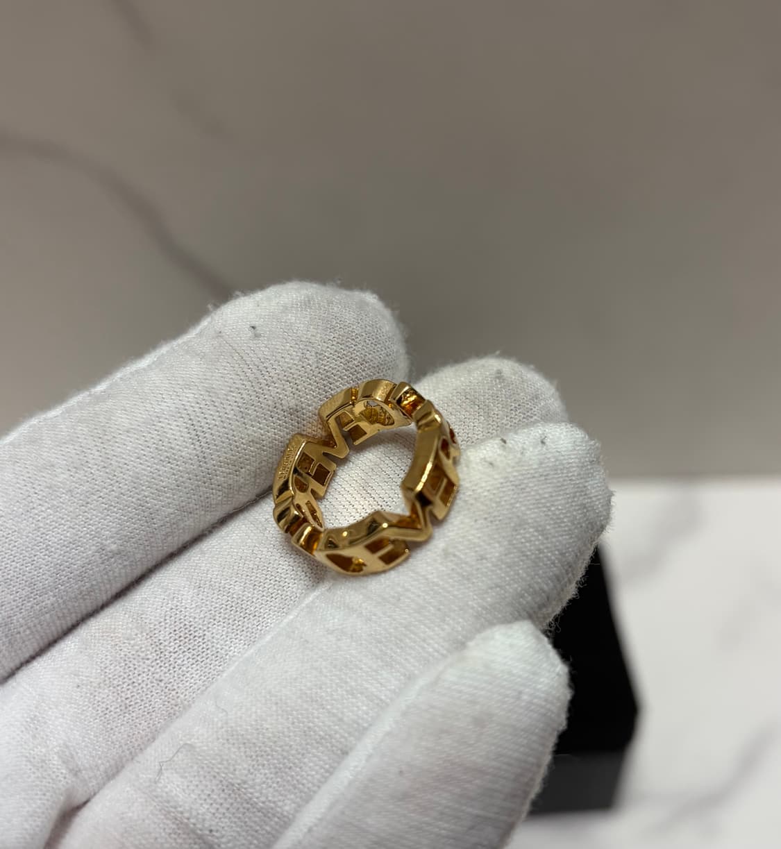 [정품] 새상품 베르사체 로고 골드 반지 (7호) 상품이미지4