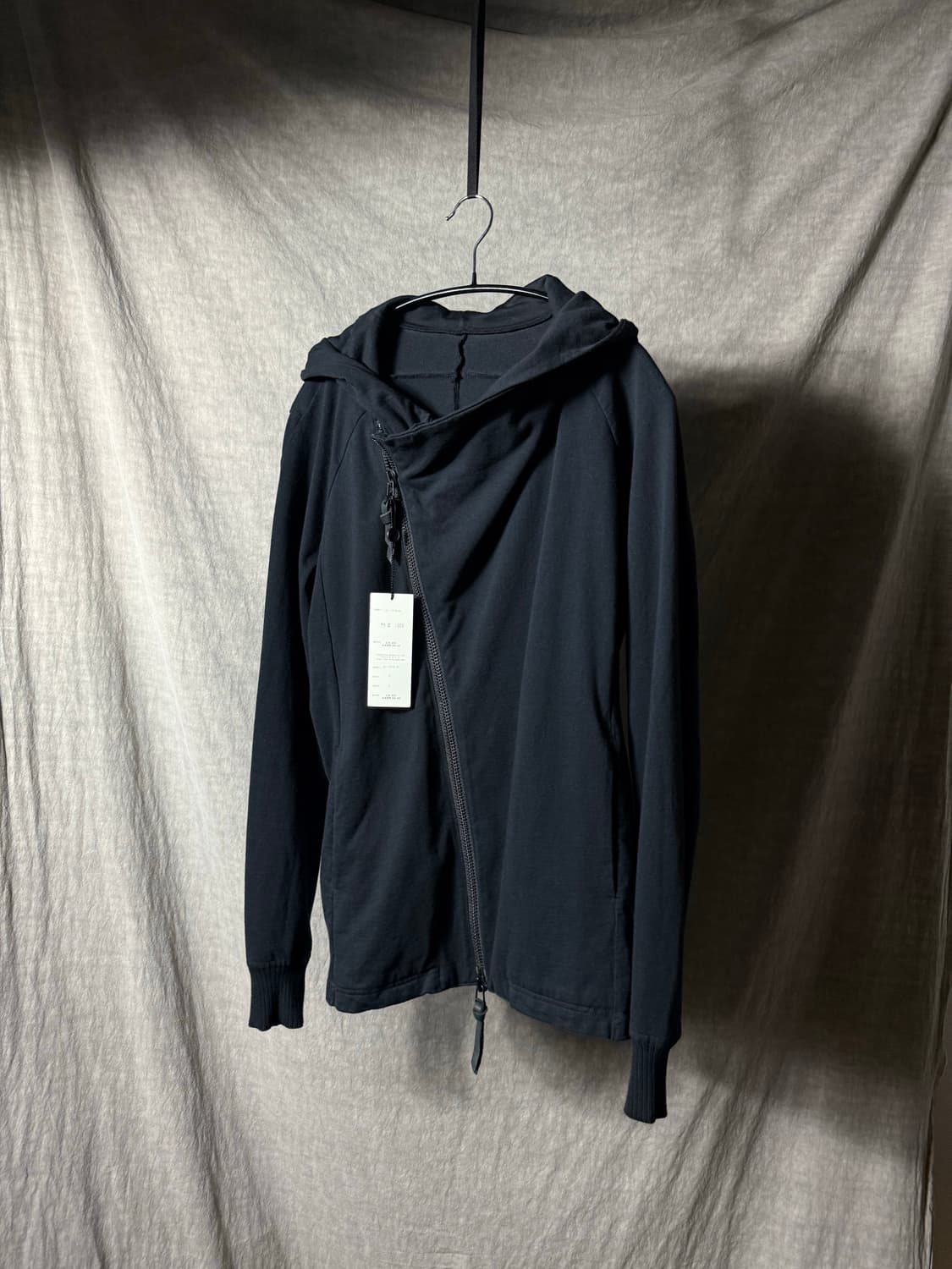 The Viridi-anne Asymmetric Zip Hoodie 상품이미지3
