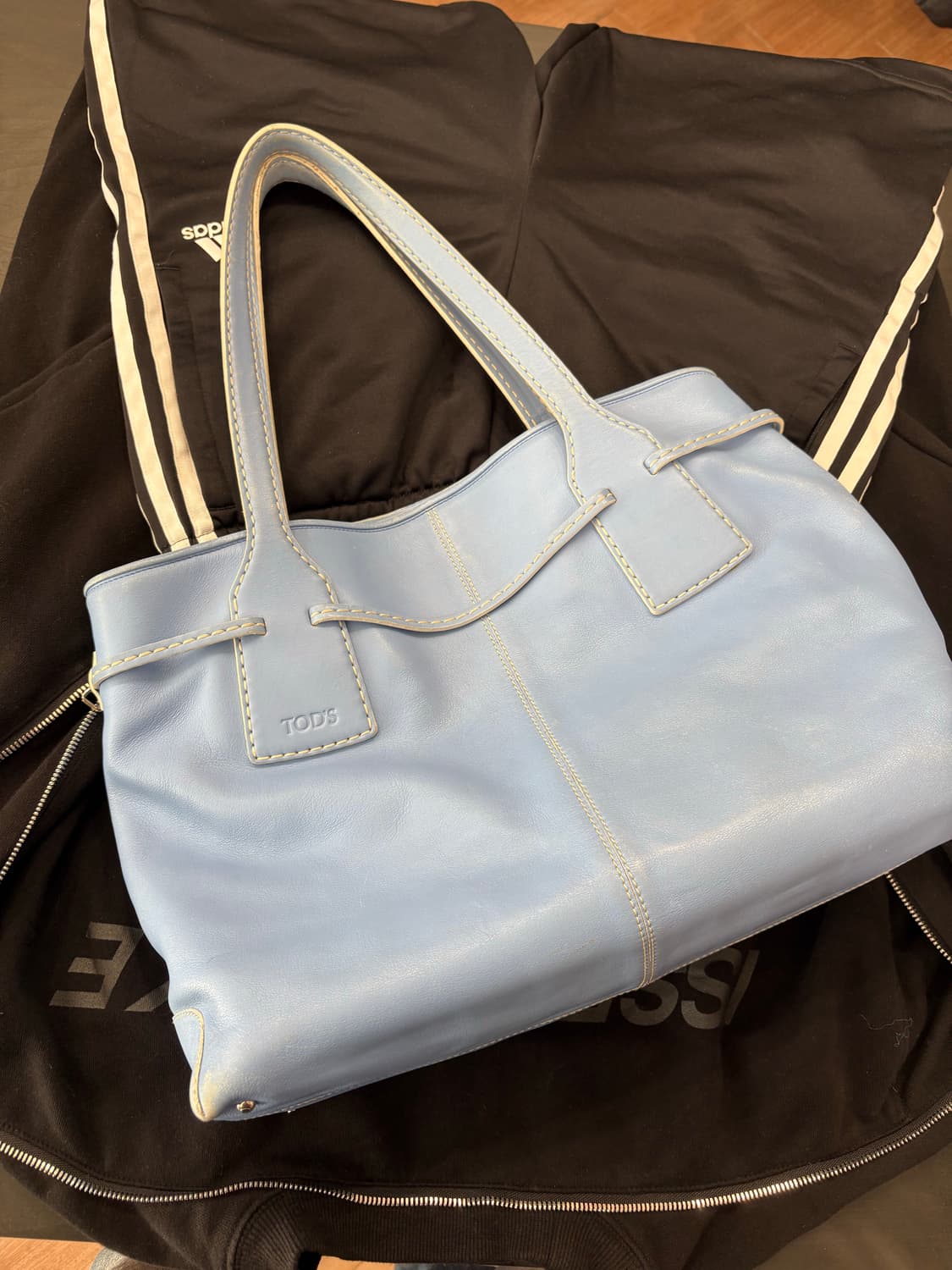 Tods 스카이블루 핸드백 상품이미지2