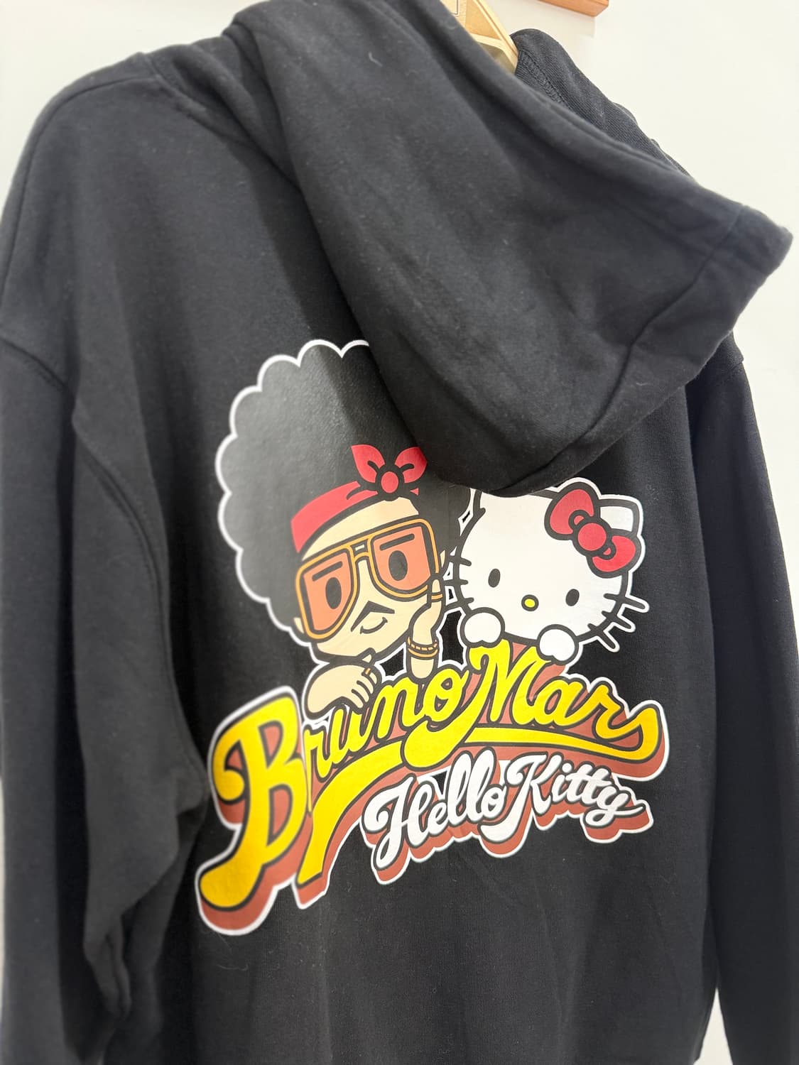 Bruno Mars x Hello Kitty Hoodie 상품이미지1