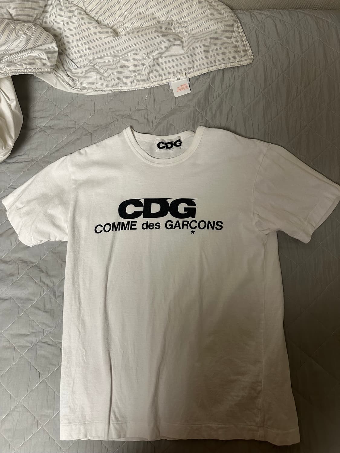 CDG 로고 티셔츠 상품이미지1