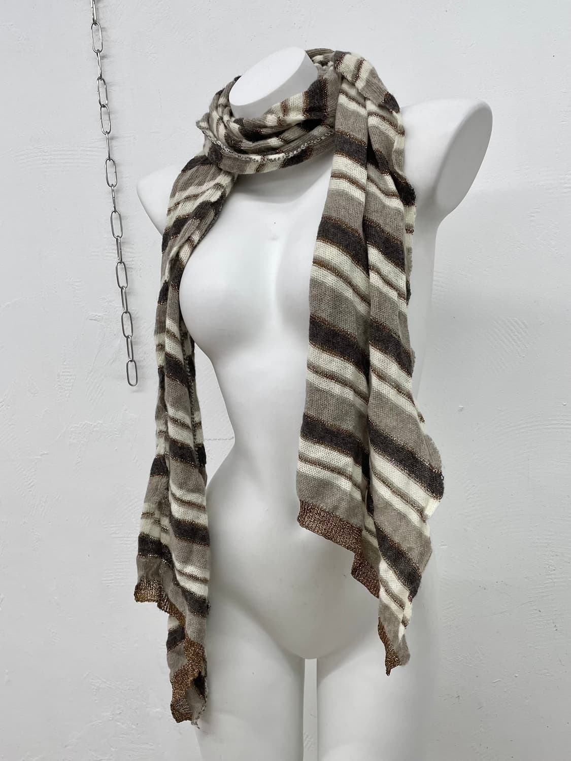 라떼 스트라이프 글리터 머플러  상품이미지1