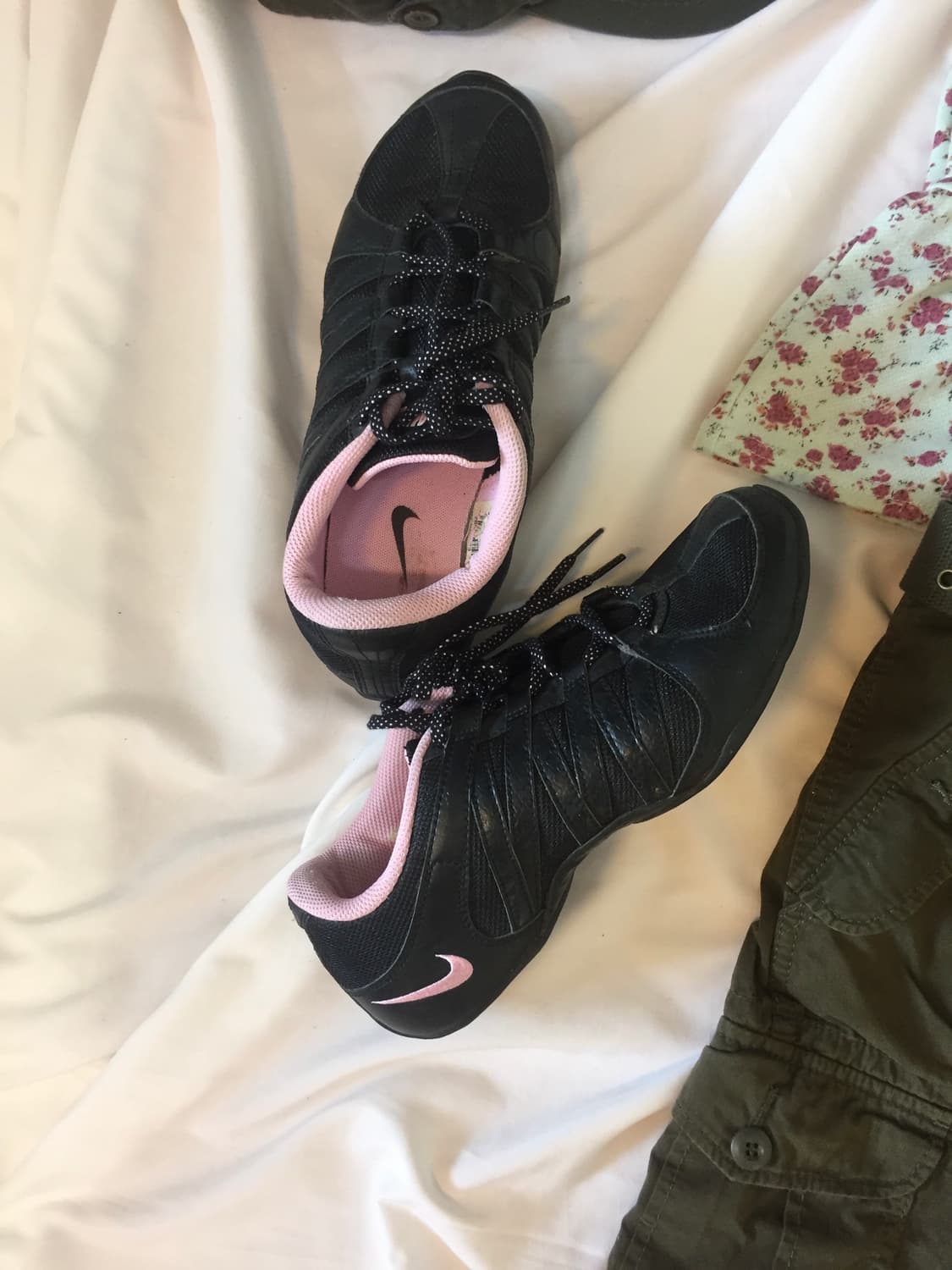 나이키 우먼스 뮤지크 4 블랙/하이퍼핑크 상품이미지2