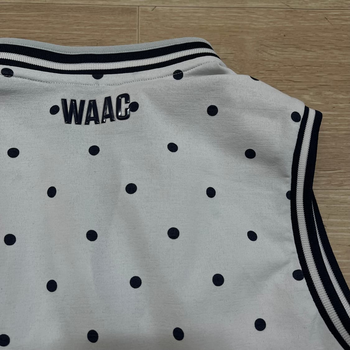 왁 WAAC 여성 도트 패턴 골프 웨어 민소매 3 상품이미지6