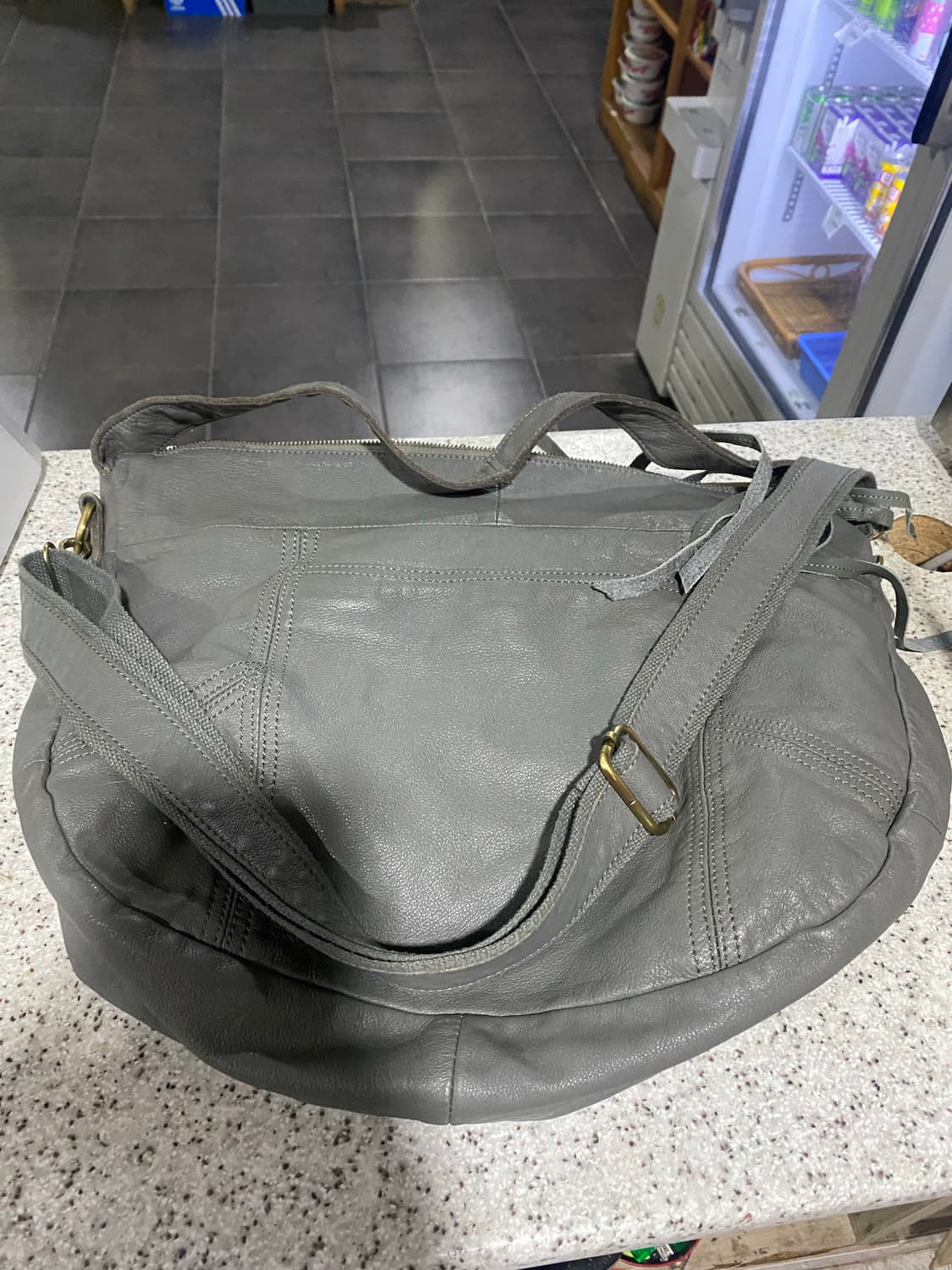 그레이 가죽 빅백 상품이미지1