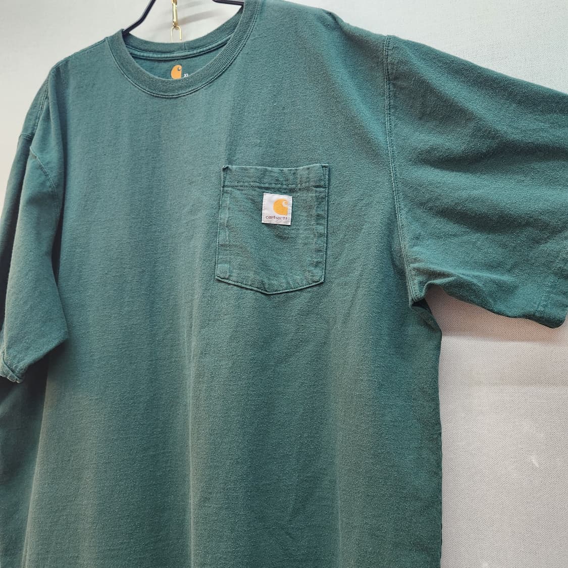 칼하트 로고 원포켓 반팔티  2XL 상품이미지2