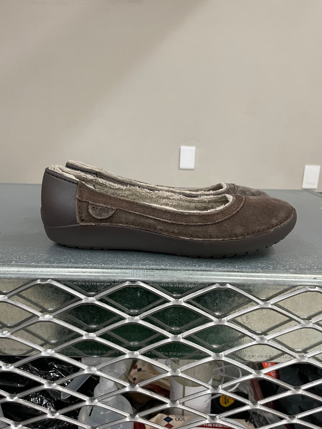 크록스 스웨이드 플랫 슈즈  W8 상품이미지4