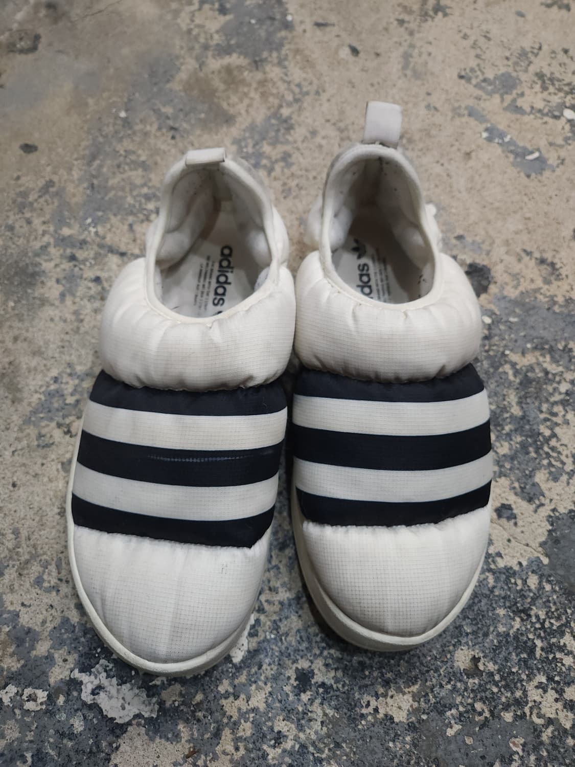 아디다스 퍼피렛 패딩 슬립온 265

 상품이미지1