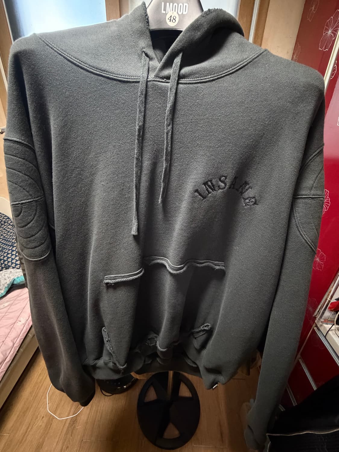 인세인개러지 숄더 패디드 후드 블랙 가격인하 상품이미지1