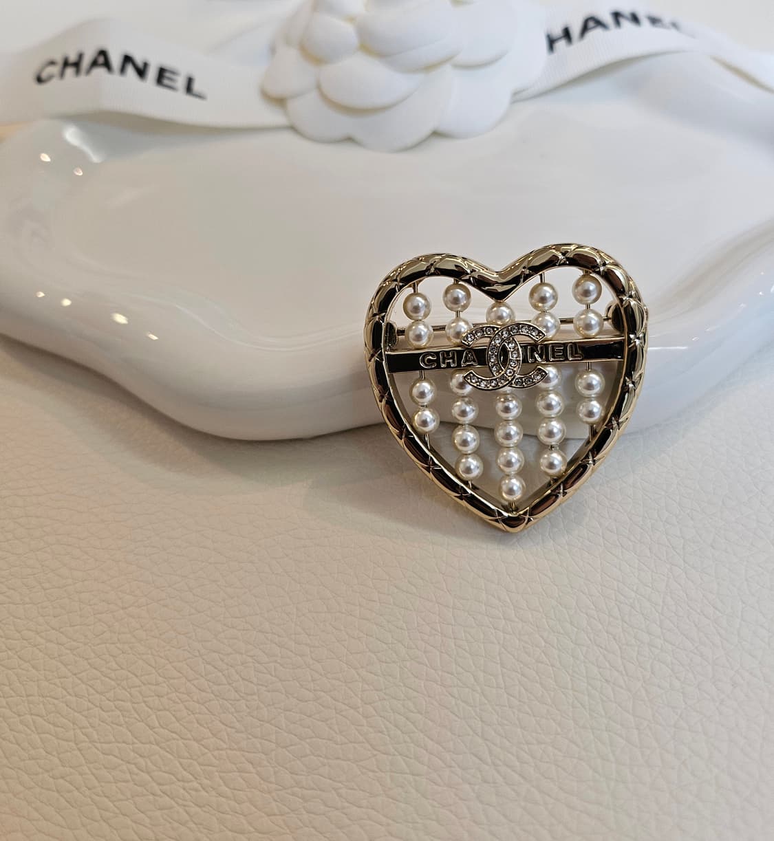 샤넬 진주하트 CC로고 브로치 업사이클링 상품이미지2