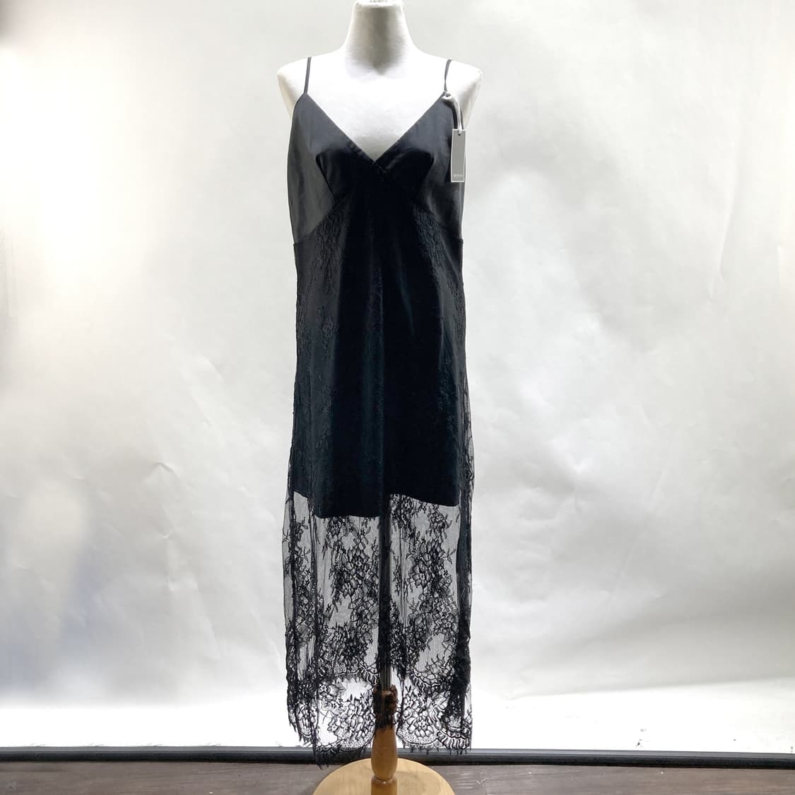 베라왕 택새상품 여성슬립원피스 블랙 L 상품이미지1