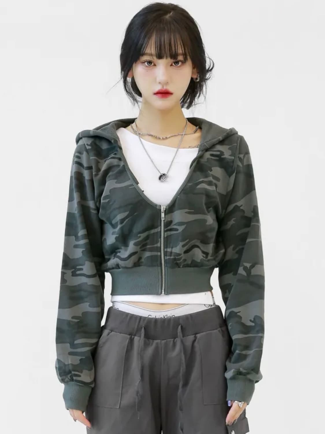 밀리터리 카모패턴 슬림핏 크롭 후드집업 상품이미지1