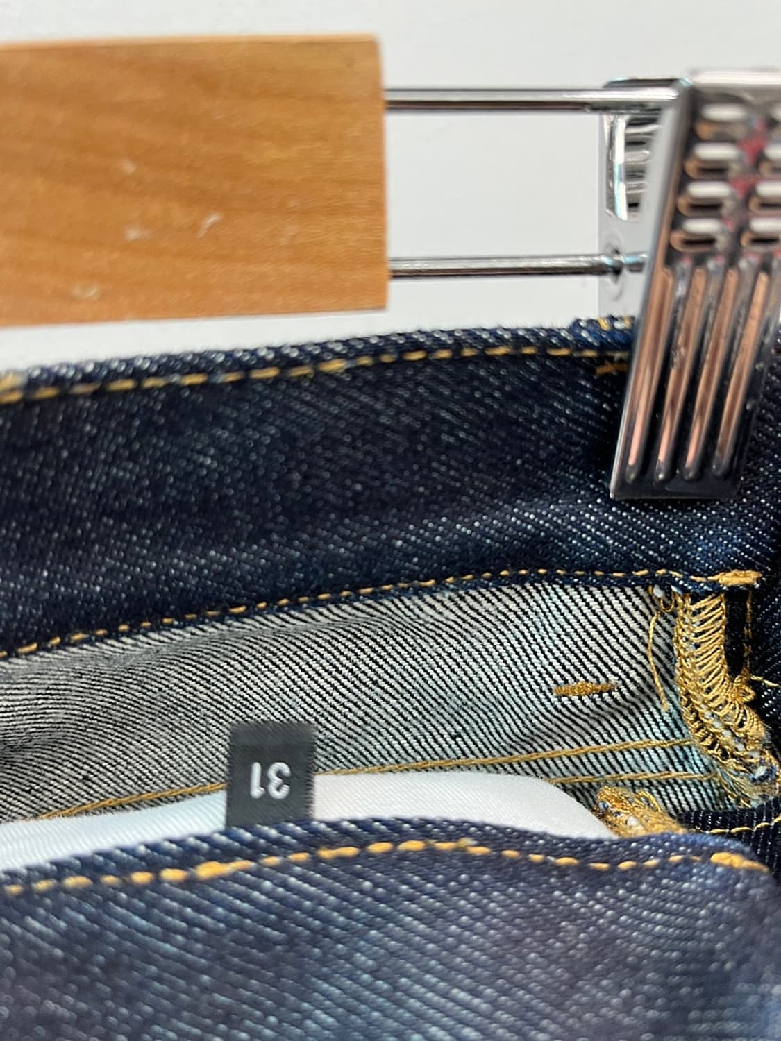 32) 발렌티노 레터링 청바지  상품이미지9