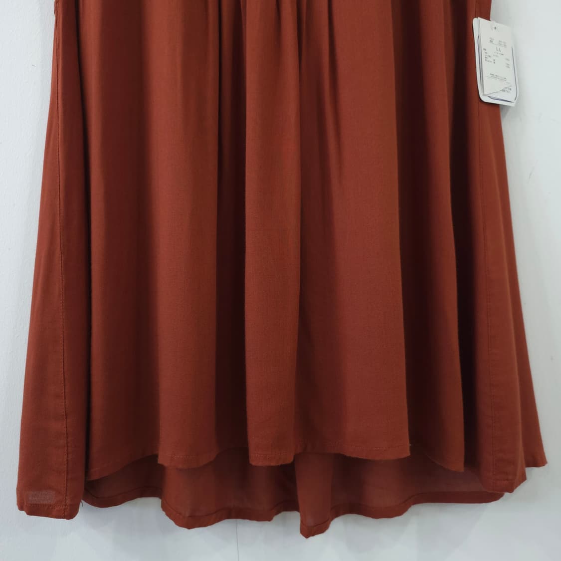 브릭 브라운 자수 플레어 슬리브리스 블라우스 상품이미지5