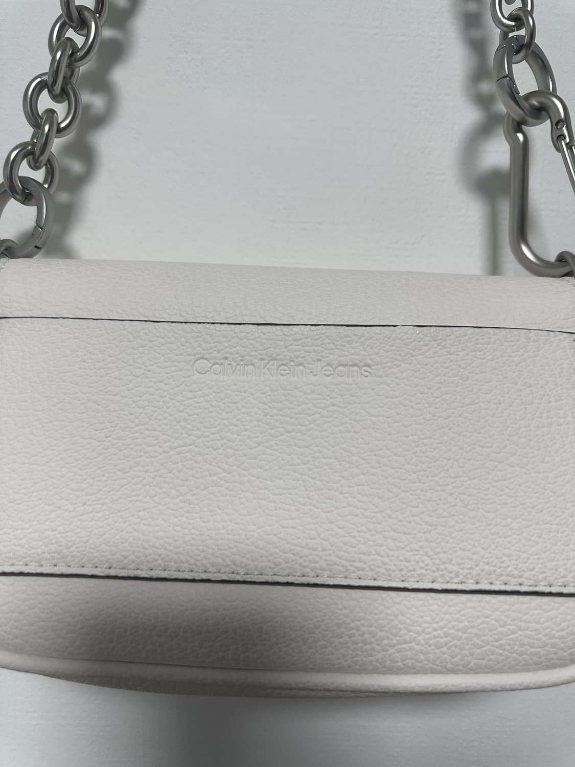 캘빈클라인 진 미니멀 모노그램 CK체인플랩 미니숄더백가방화이트 상품이미지4