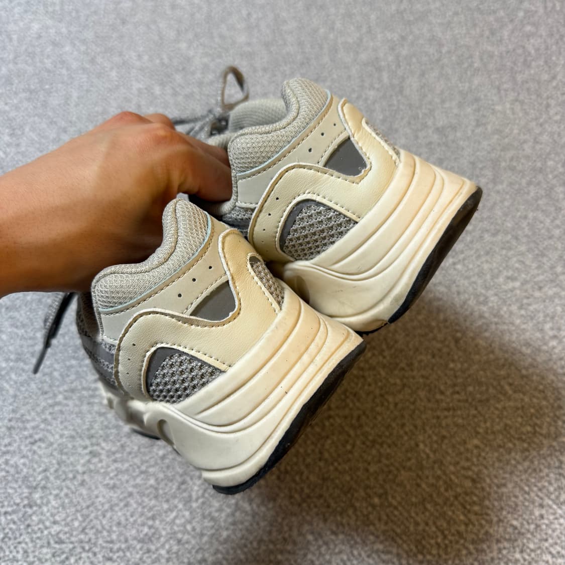 [정가 35만원] 아디다스 이지부스트 275 상품이미지8