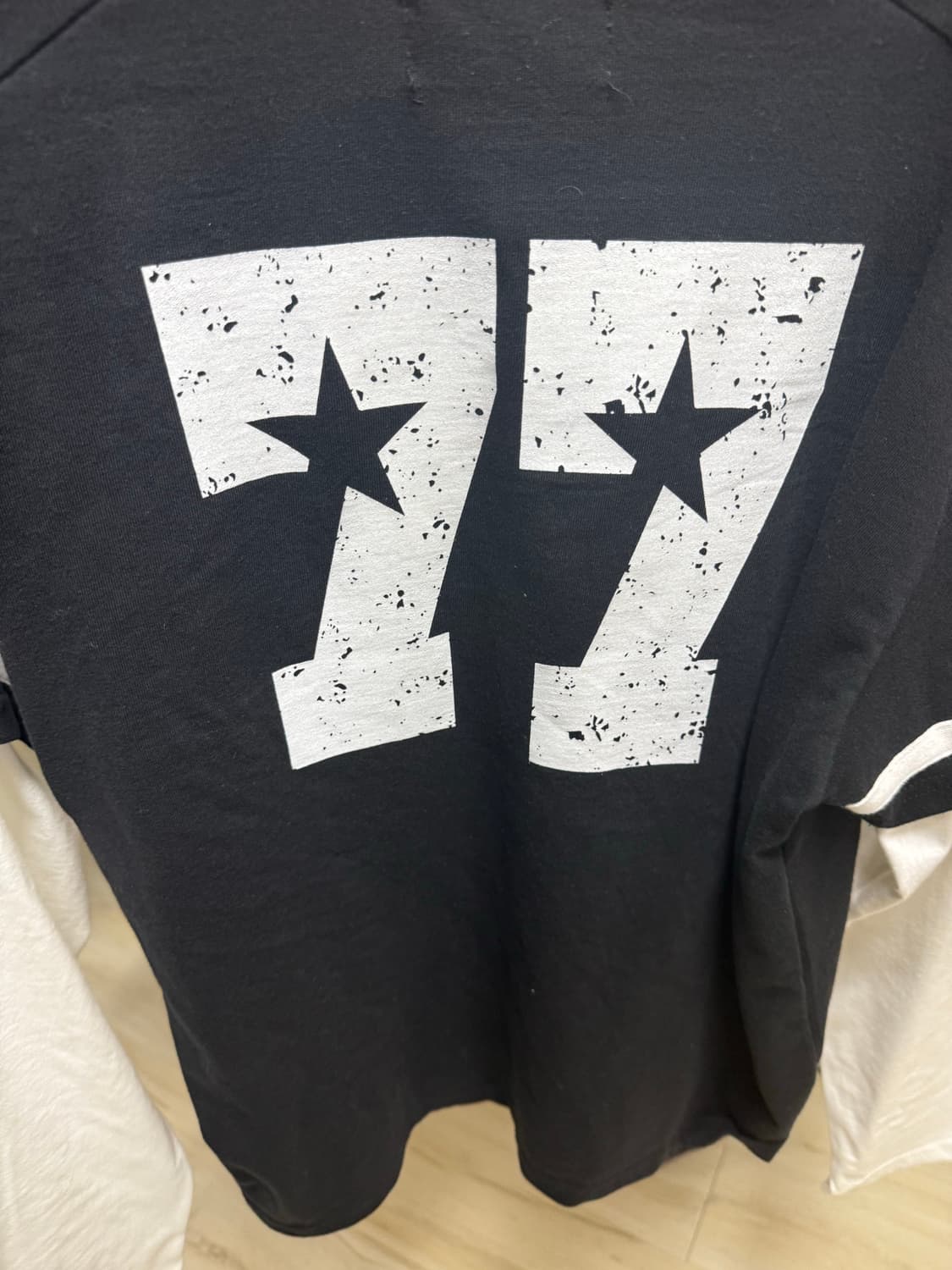 아이필럭키 77 layered tshirts black 상품이미지3