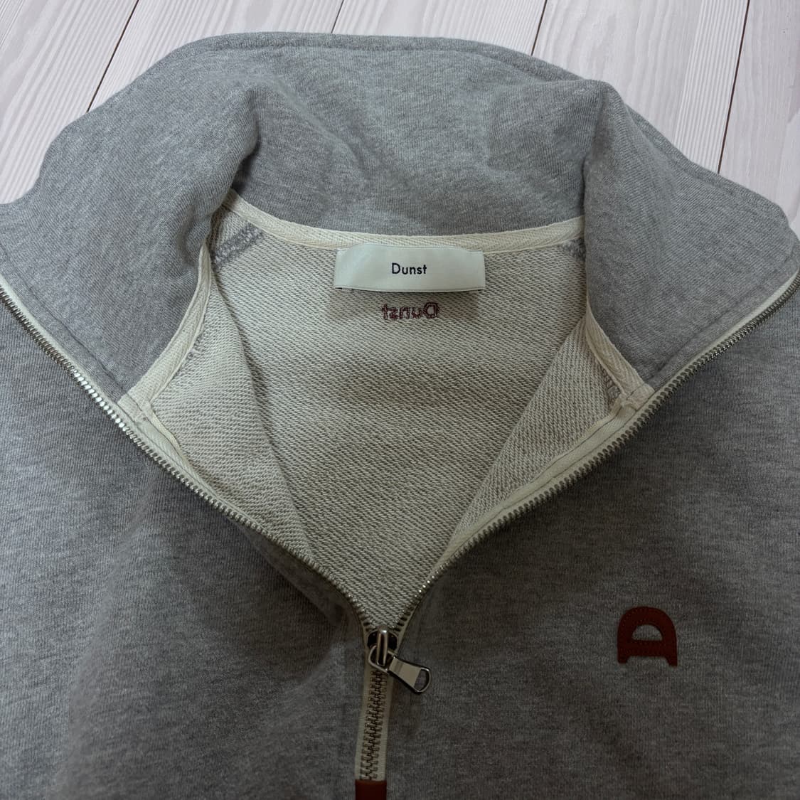 던스트 레더로고 하프집업 스웻셔츠 멜란지그레이 XS 상품이미지3