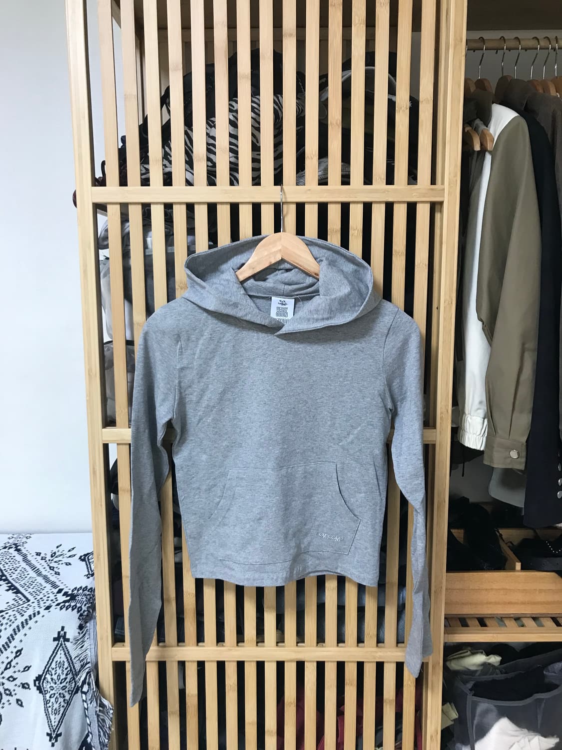 크롭 긴팔 후드티 상품이미지1