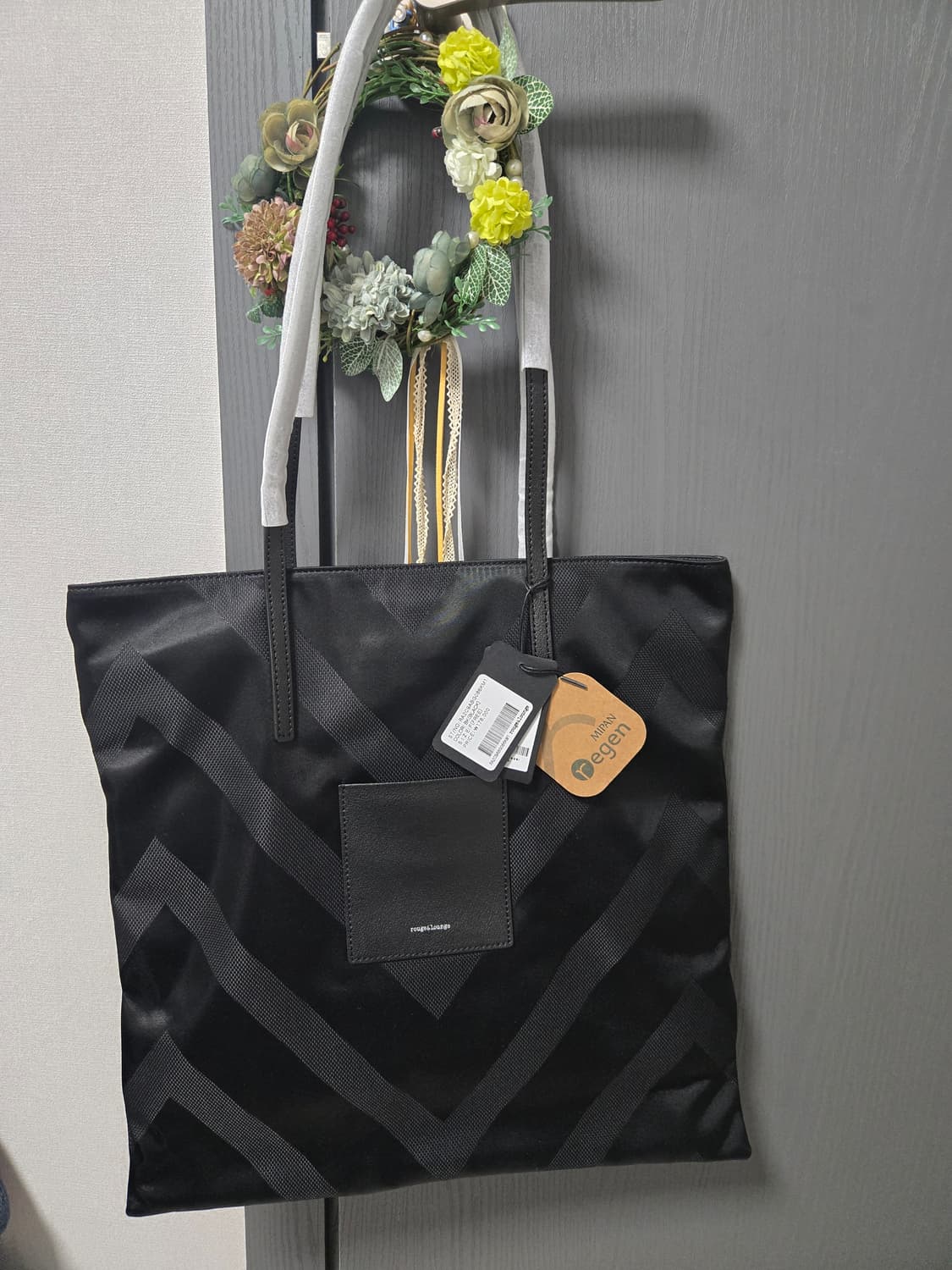 루즈앤라운지 블랙 토트/숄더백 새상품 가격인하  상품이미지1