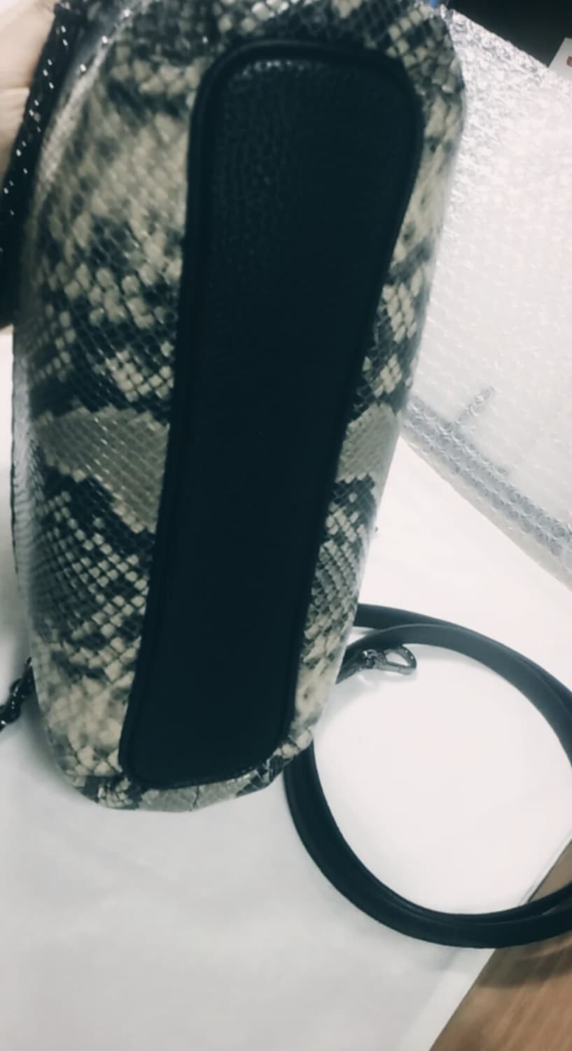 닥스 뱀피패턴체인숄더백/핸드백/가방/가죽가방 상품이미지4