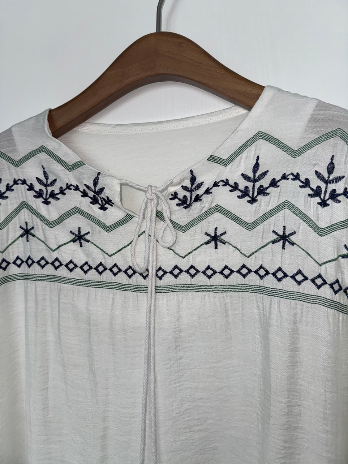 Bohemian Embroidered Tassel Blouse 상품이미지2