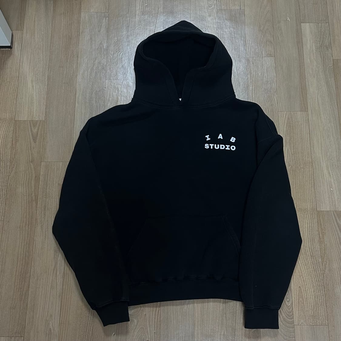 아이앱 스튜디오 후드 블랙 L 상품이미지1