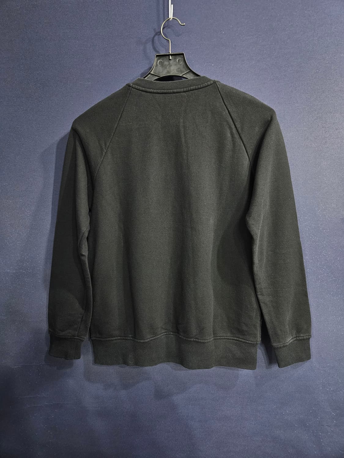 럭키슈에뜨 블랙 남성 오버핏 95 맨투맨  상품이미지2