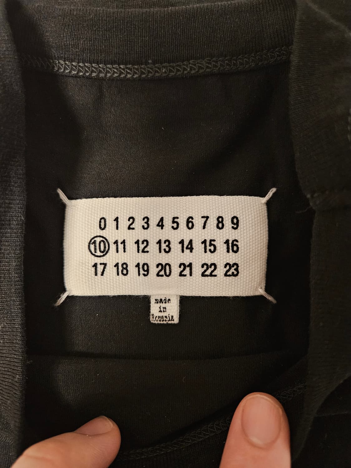 메종마르지엘라 리버스 로고 블랙 반팔티 50 사이즈 판매합니다(최종가) 상품이미지2