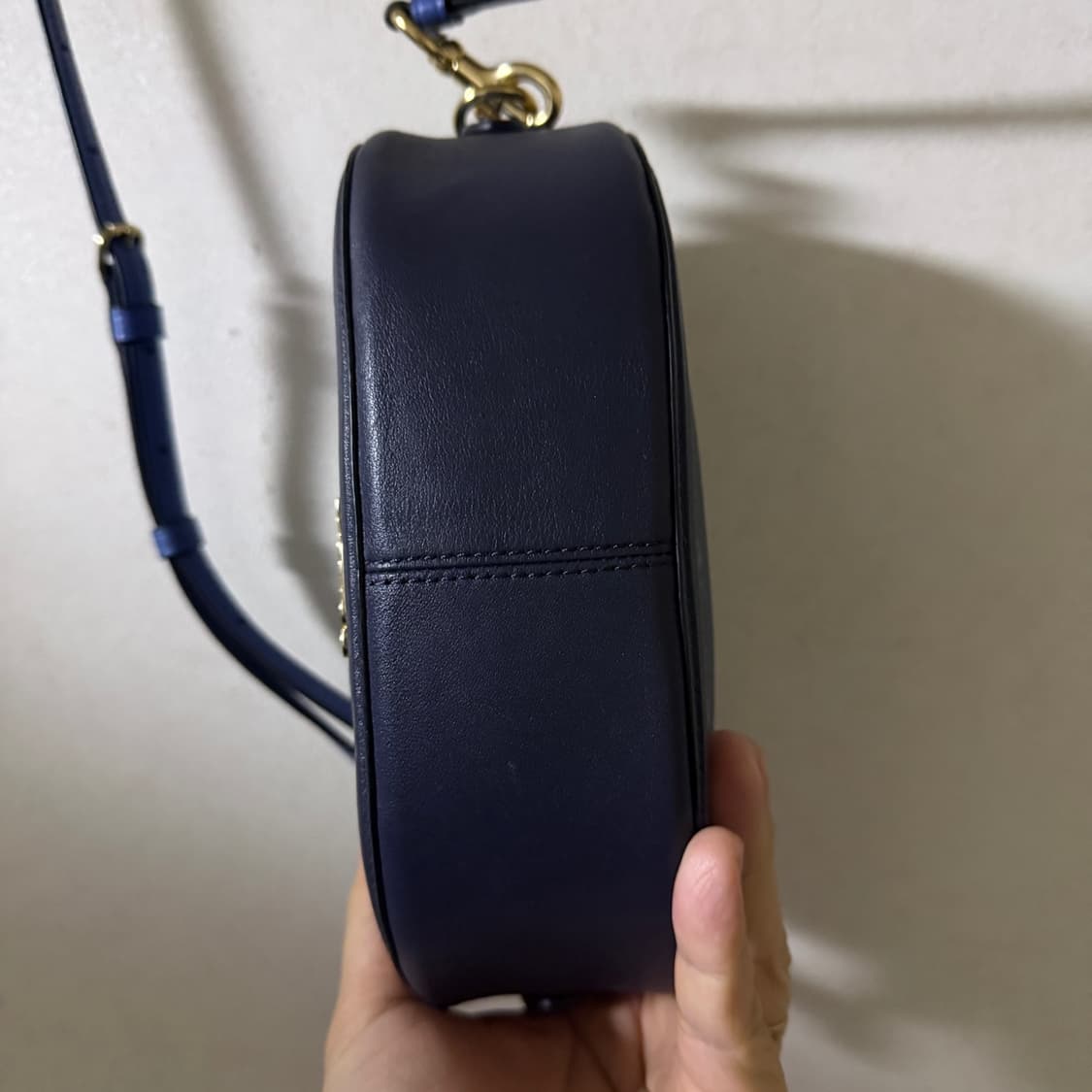 코치 홀스 앤 캐리지 카메라백 블루 상품이미지7