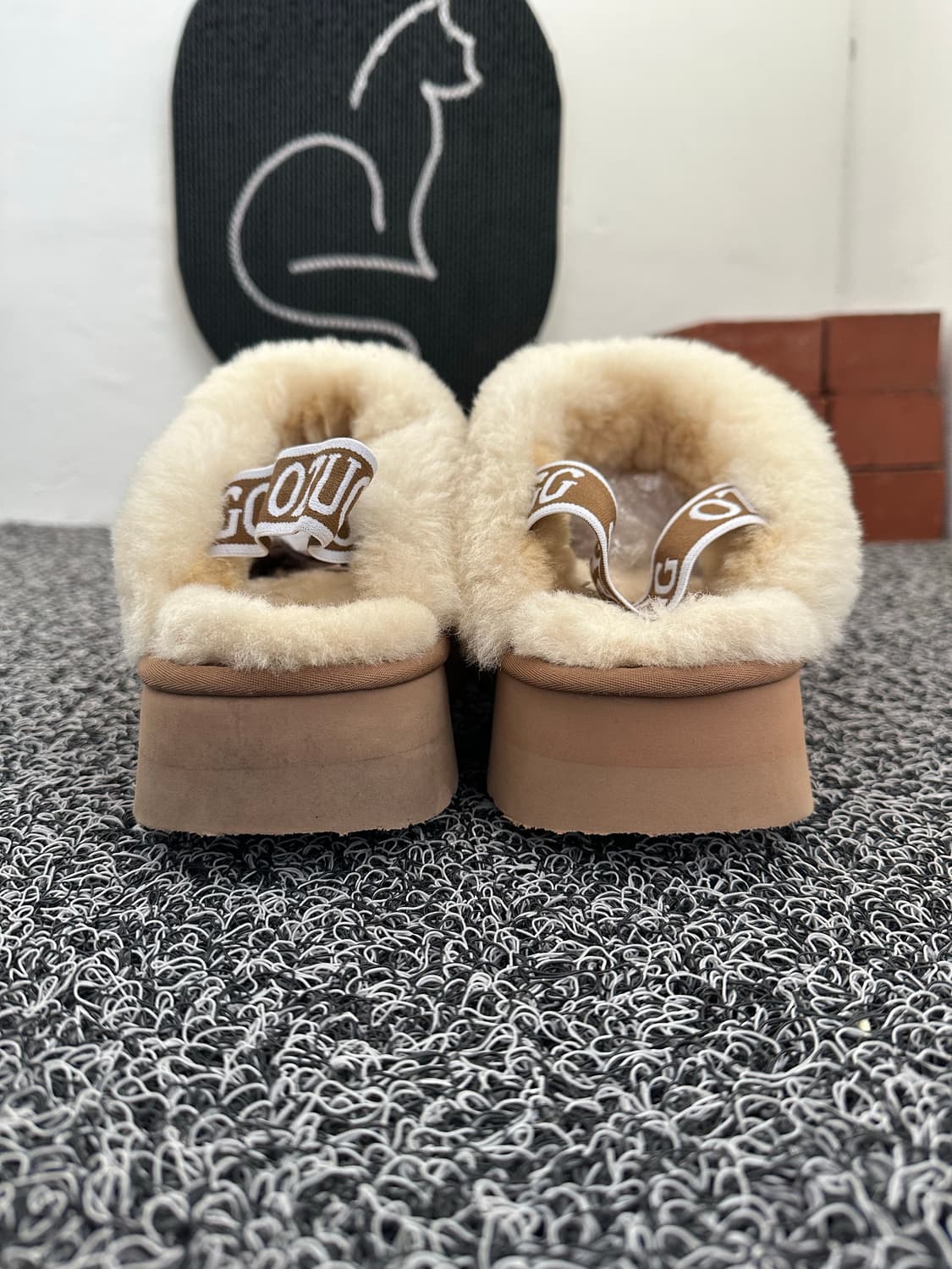 UGG 어그 브라운 슬리퍼  상품이미지5