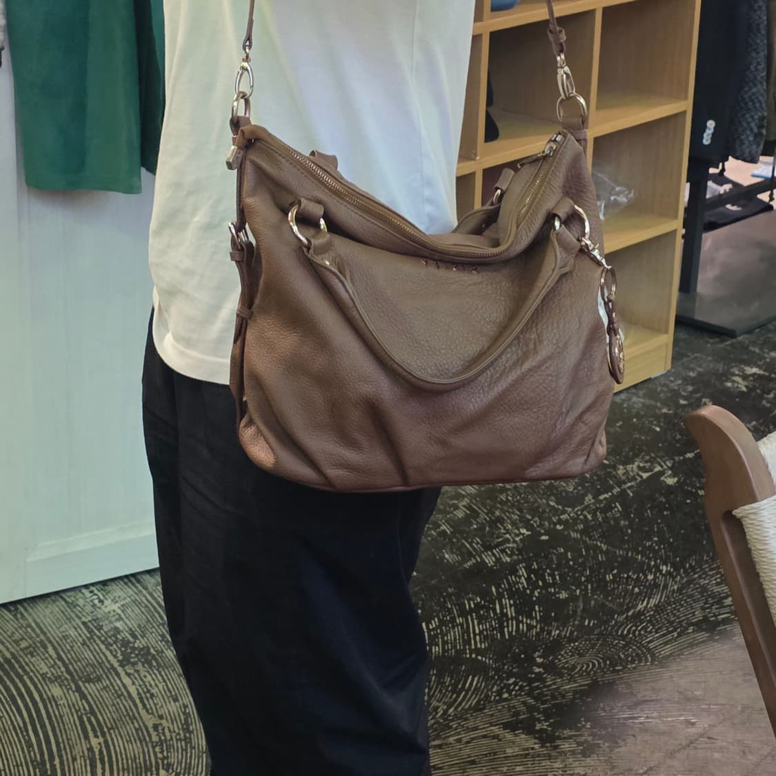 시슬리 브라운 가죽 숄더백 상품이미지3