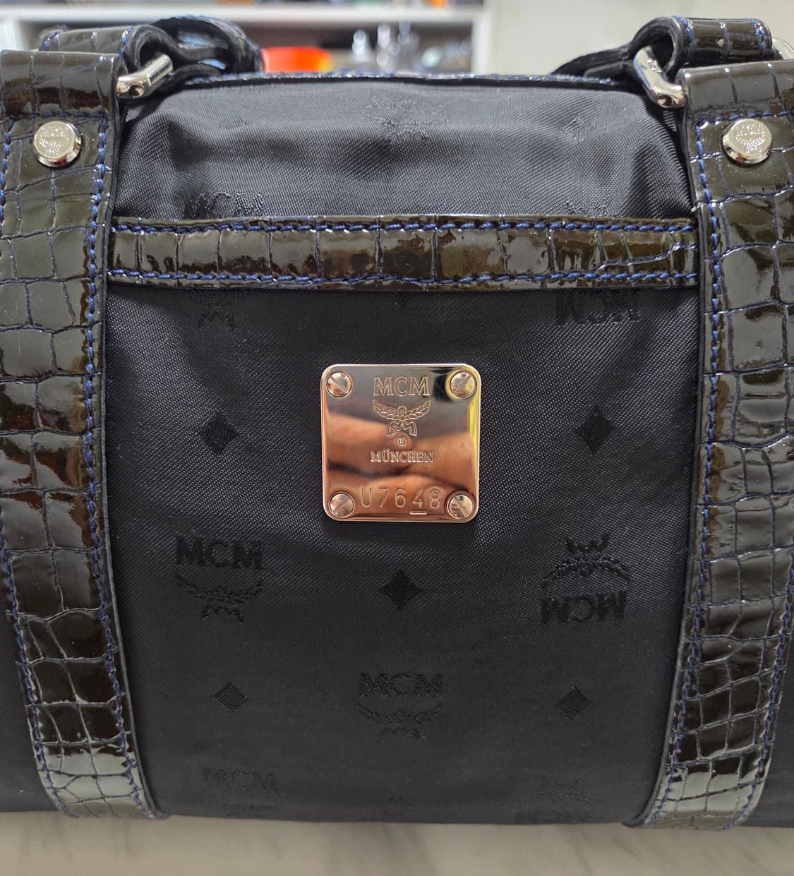 MCM 나일론 페이턴트 토트백 상품이미지3