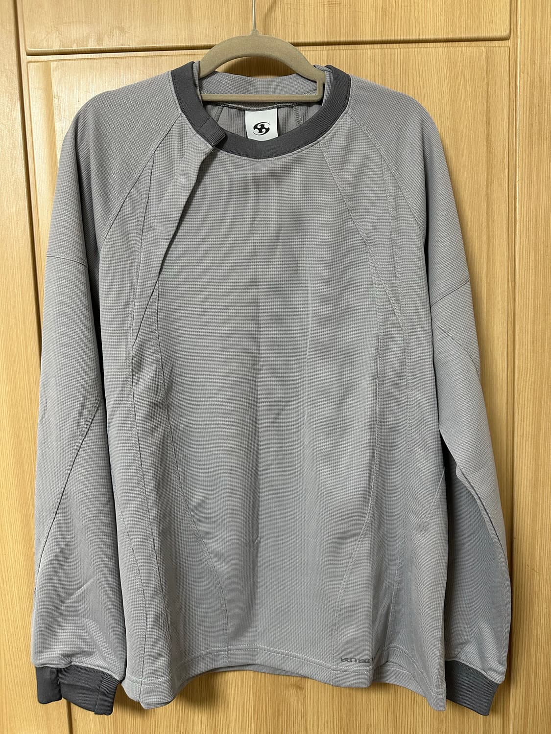 산산기어 플래킷 롱 슬리브 그레이 1사이즈 상품이미지1