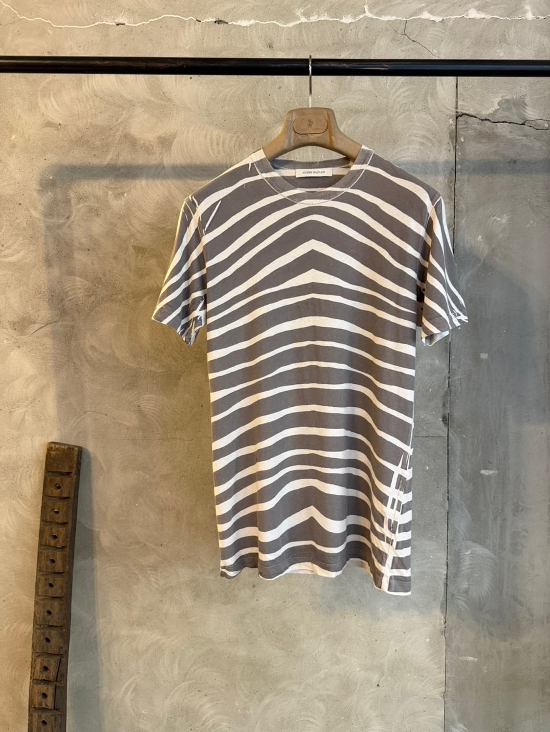 피에르 발망 크루넥 티셔츠 100 상품이미지10