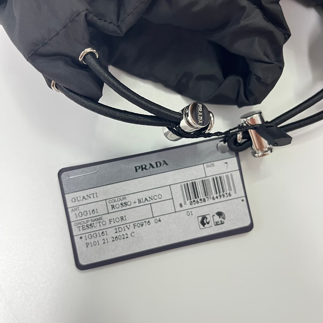 새상품 프라다 패딩 장갑 트라이앵글 로고 플라워 레드 상품이미지6